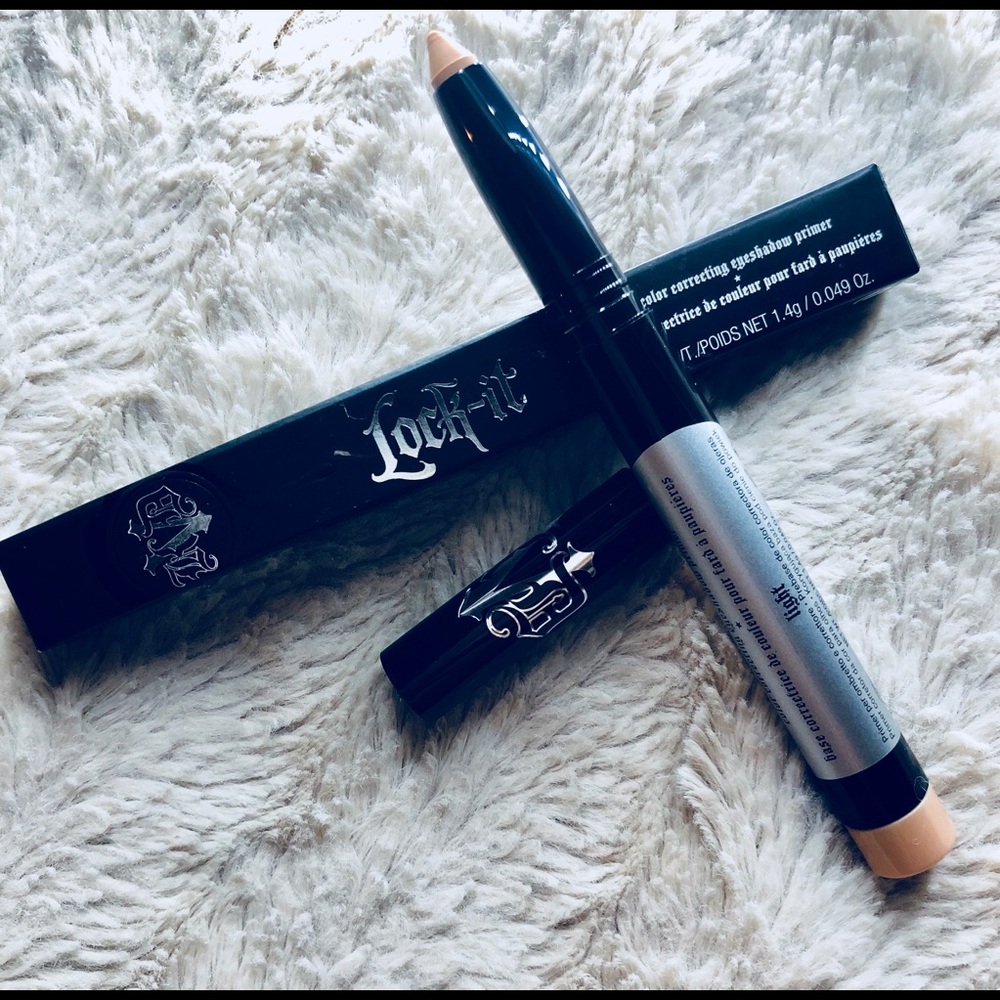 Kat von D eyelid primer *light*
